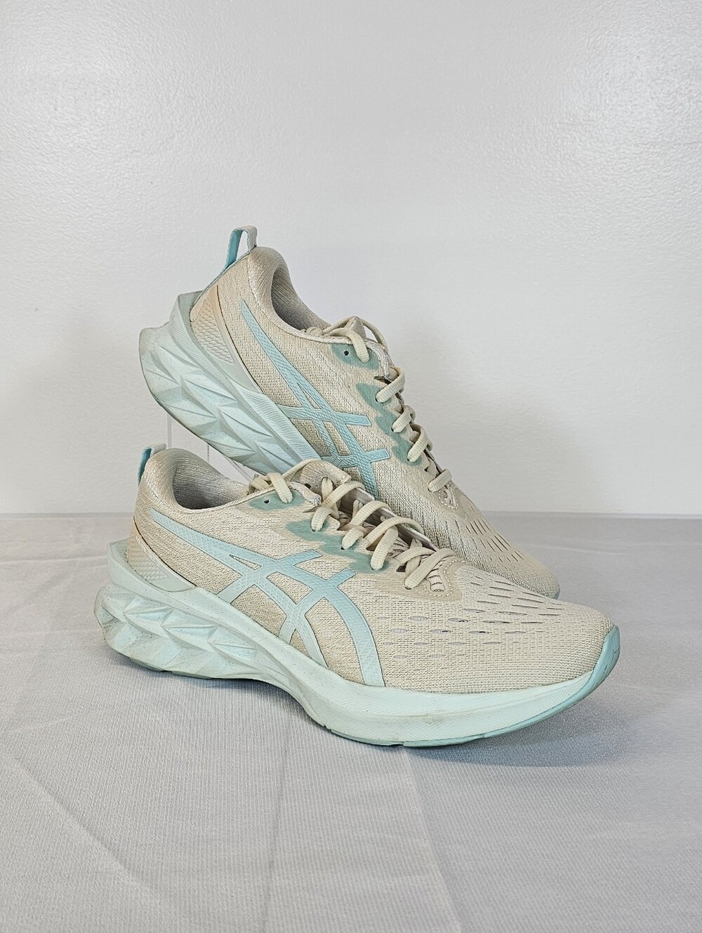Asics Novablast 2 Women's Athletic Shoes